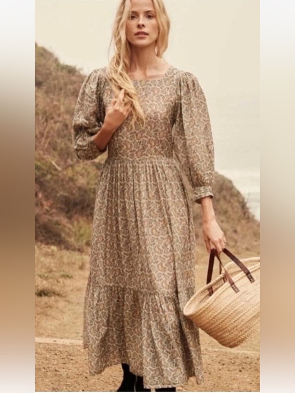 Doen Floral Puff Sleeve Dress in excellent condition